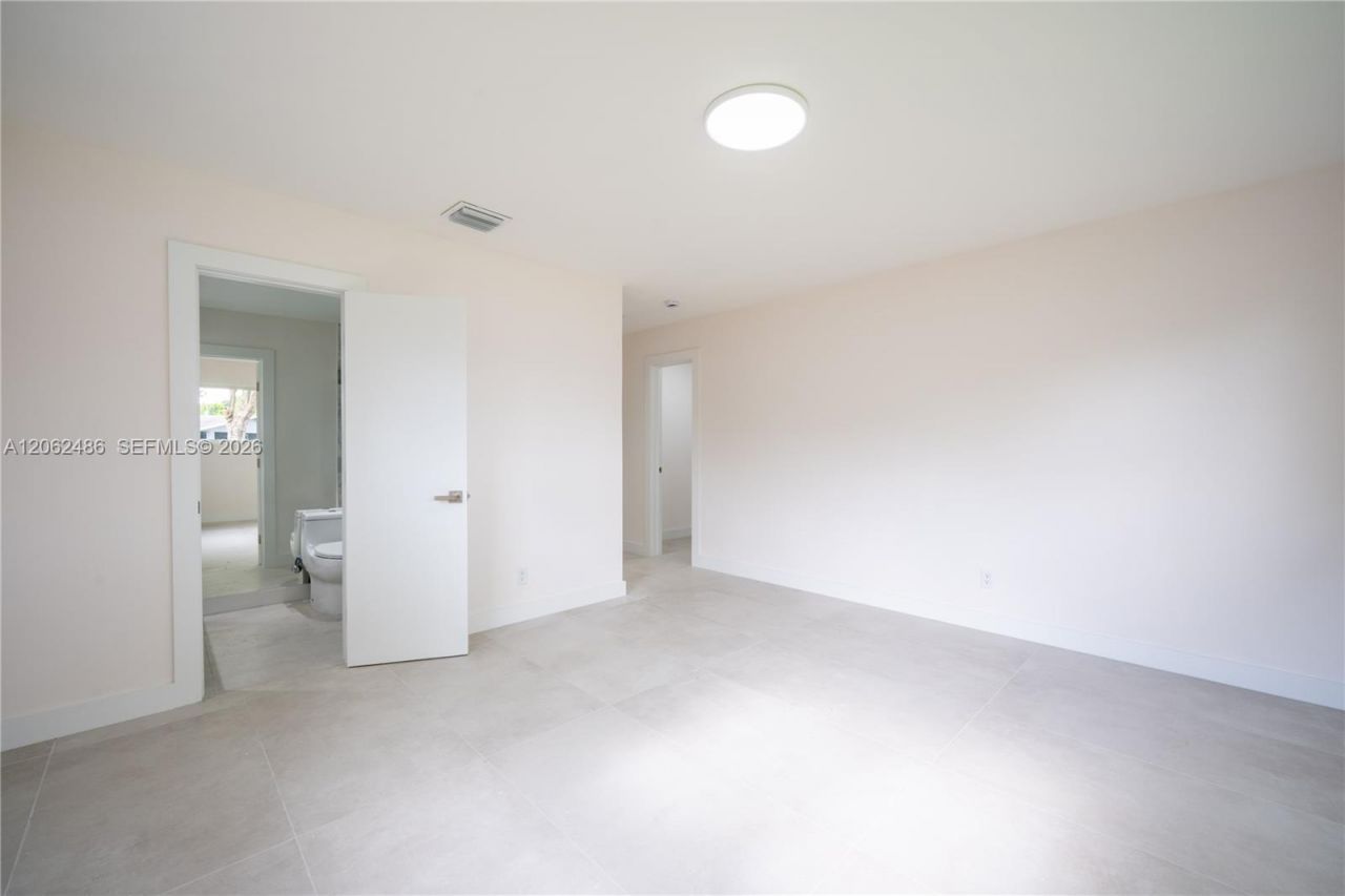6640 SW 7 St., Pembroke Pines, FL 33023 Photo