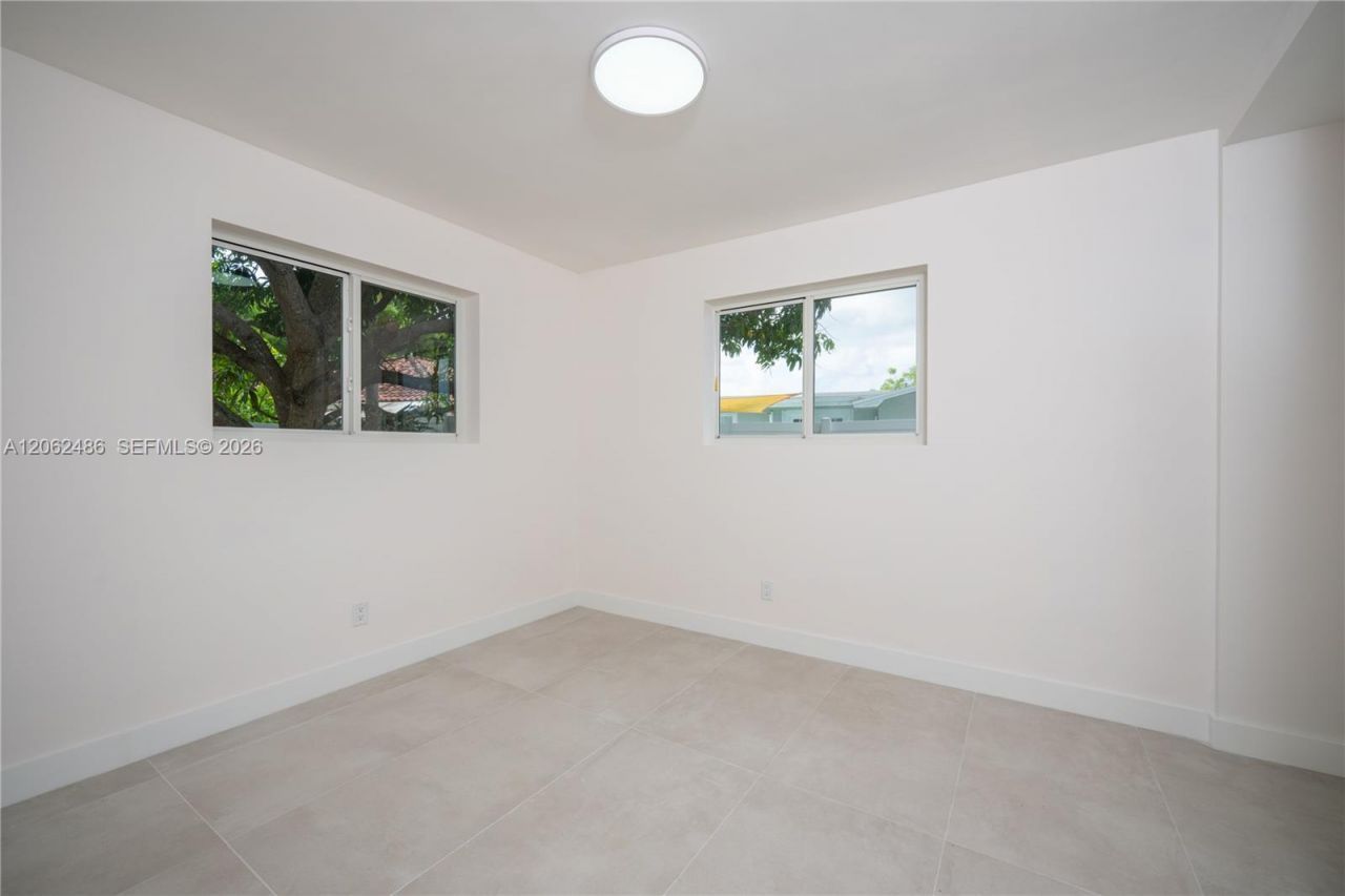 6640 SW 7 St., Pembroke Pines, FL 33023 Photo