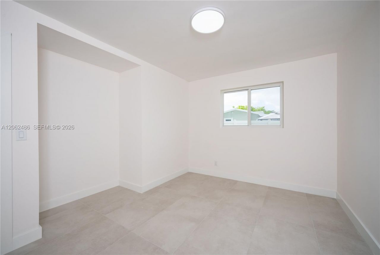 6640 SW 7 St., Pembroke Pines, FL 33023 Photo