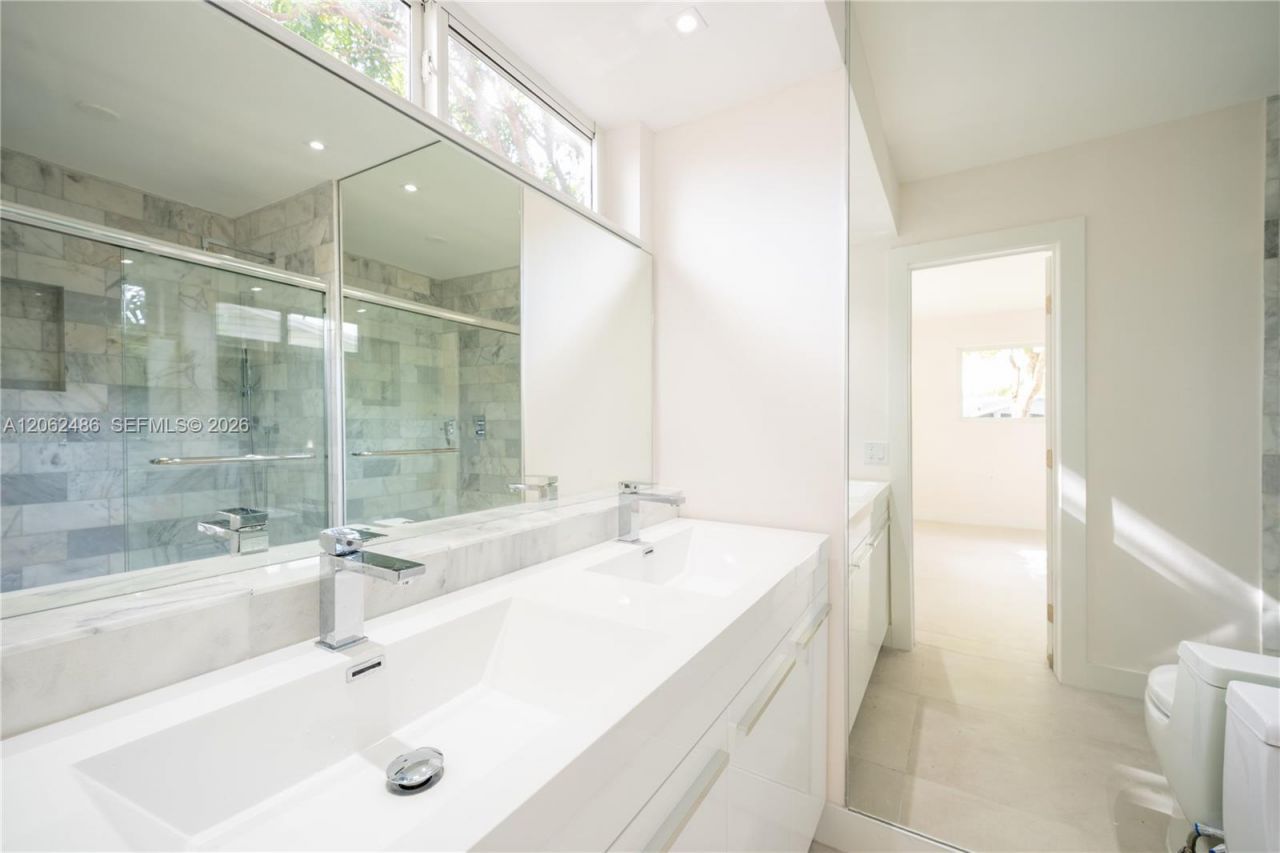 6640 SW 7 St., Pembroke Pines, FL 33023 Photo