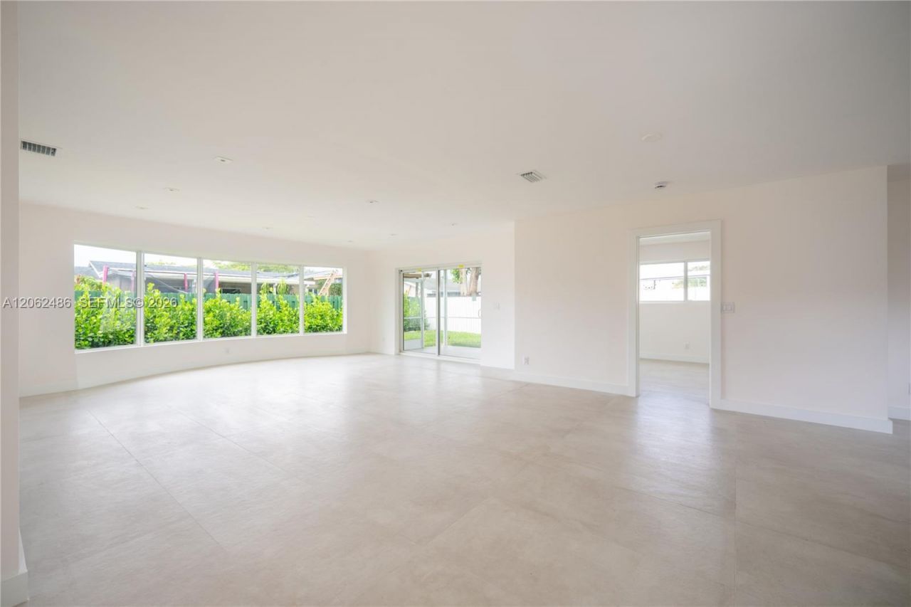 6640 SW 7 St., Pembroke Pines, FL 33023 Photo