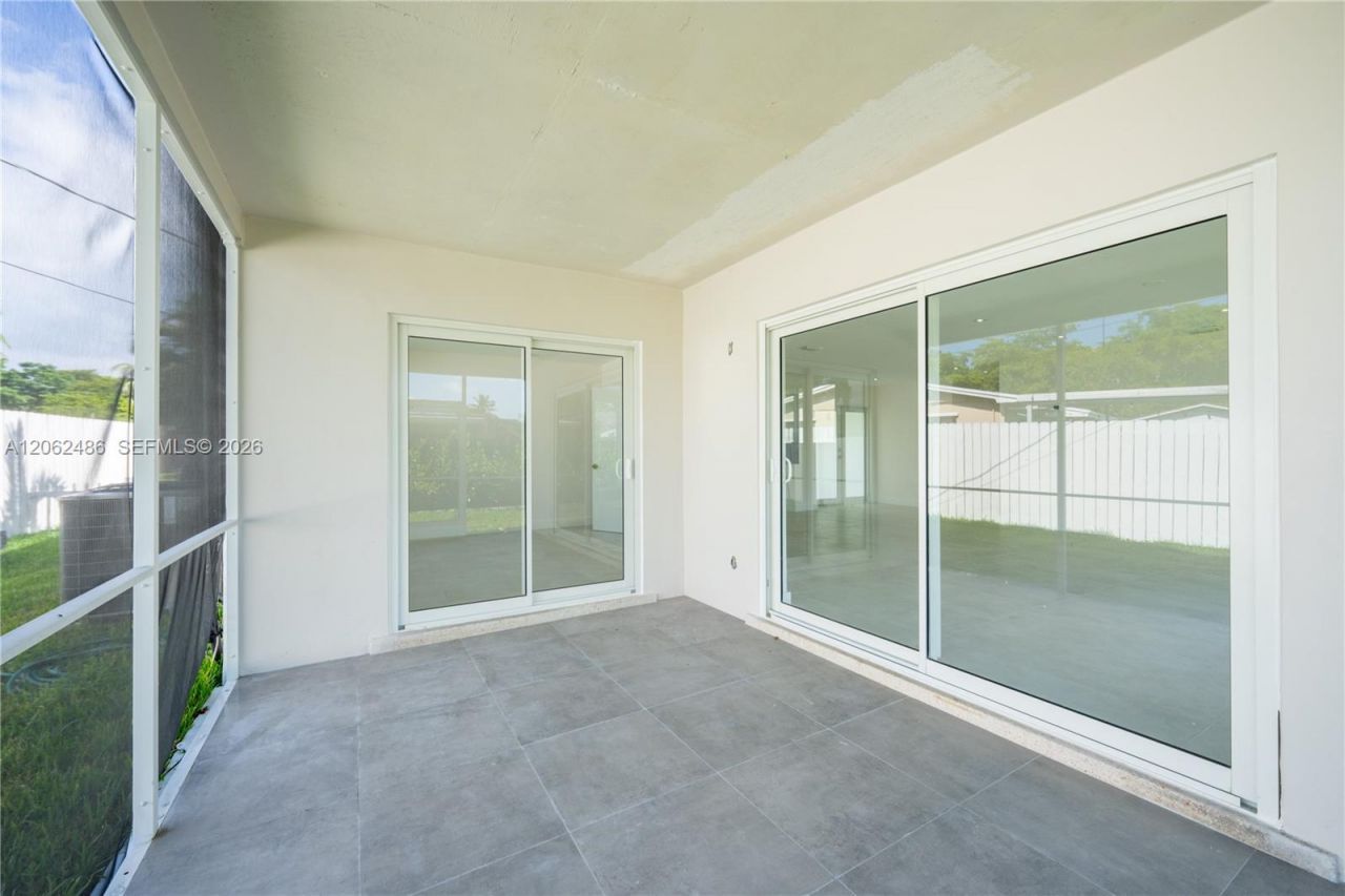 6640 SW 7 St., Pembroke Pines, FL 33023 Photo