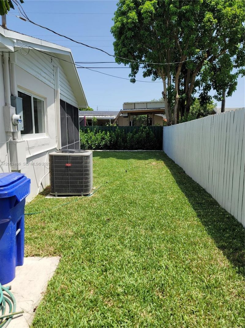 6640 SW 7 St., Pembroke Pines, FL 33023 Photo