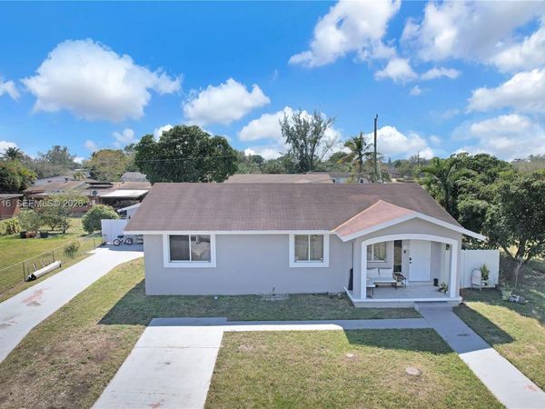 3280 NW 213th Ter , Miami Gardens, FL 33056