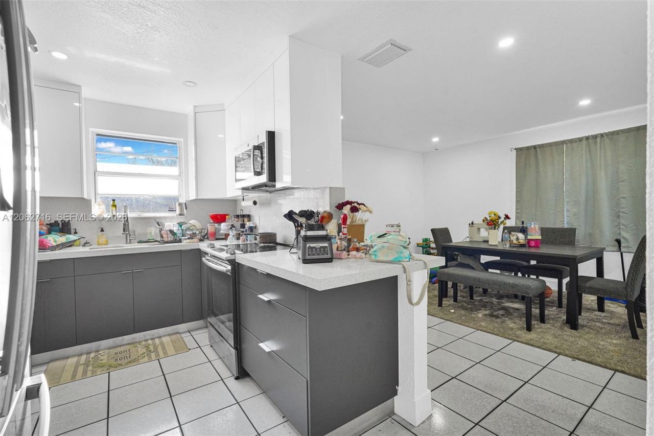 3280 NW 213th Ter, Miami Gardens, FL 33056 Photo