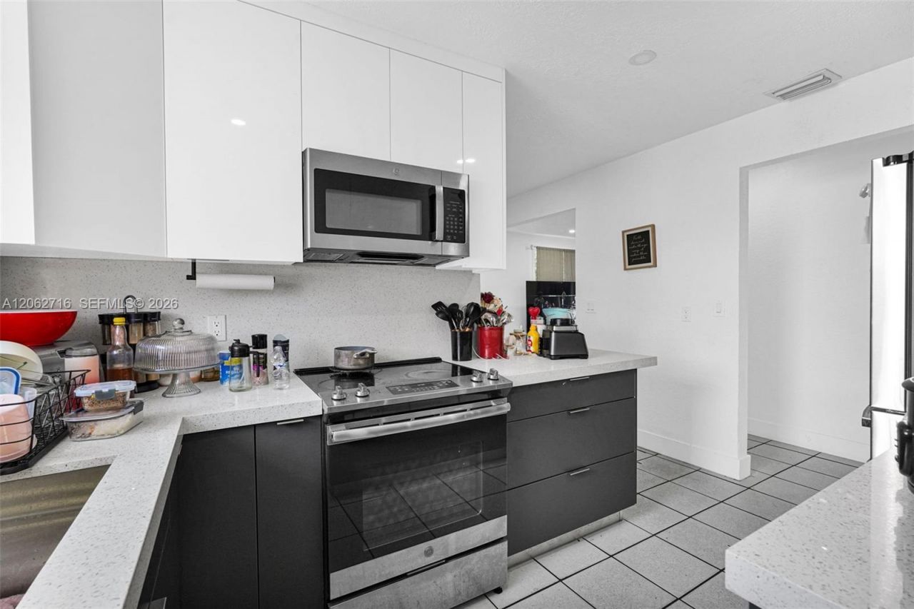 3280 NW 213th Ter, Miami Gardens, FL 33056 Photo