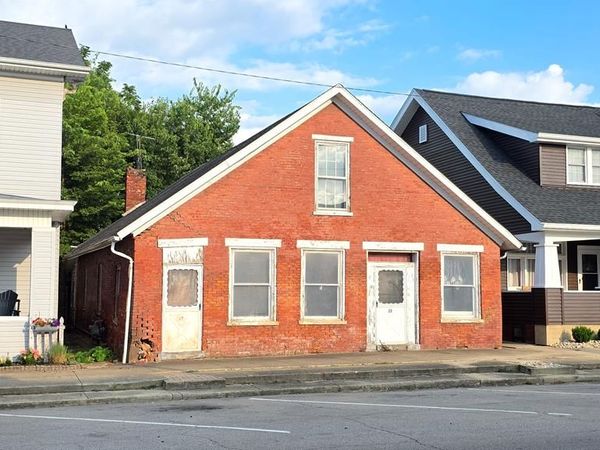 22 N Main Street, Kingston, OH 45644