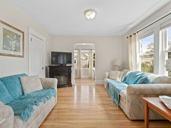 10 Newcastle Rd, Unit 2, Peabody, MA 01960