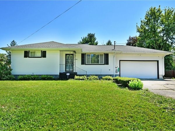 3046 Lynwood Drive NW, Warren, OH 44485