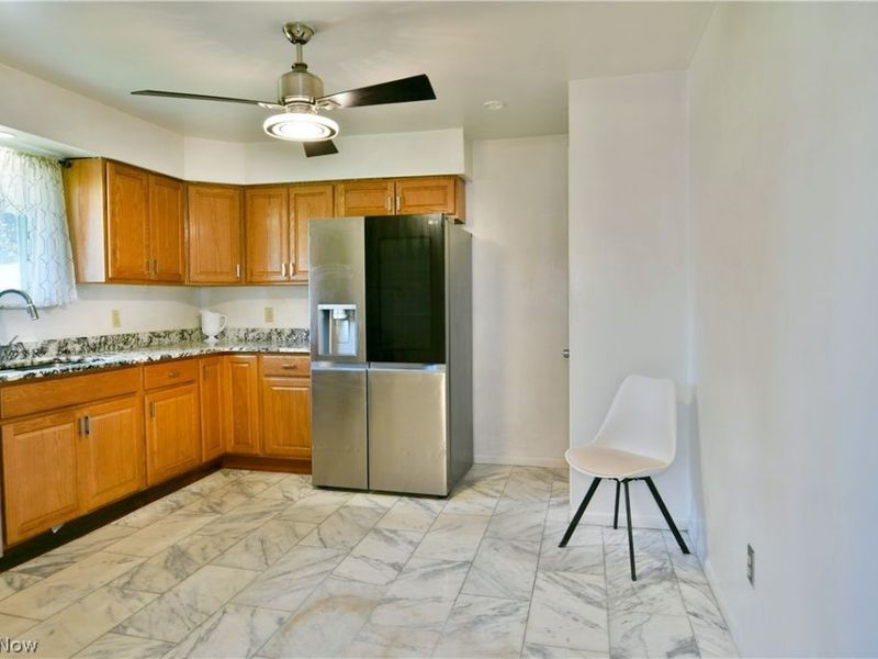 3046 Lynwood Drive NW, Warren, OH 44485 Photo 11