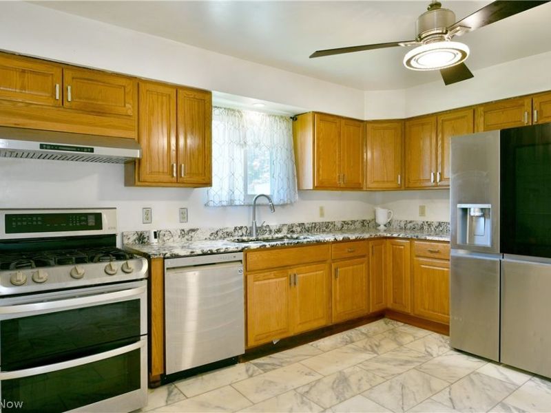 3046 Lynwood Drive NW, Warren, OH 44485 Photo 12