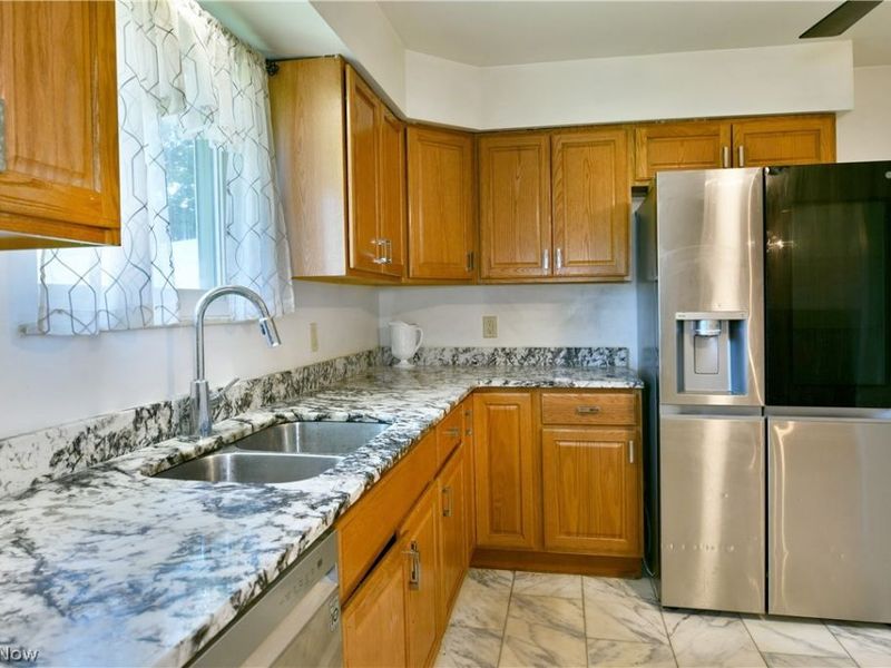3046 Lynwood Drive NW, Warren, OH 44485 Photo 13