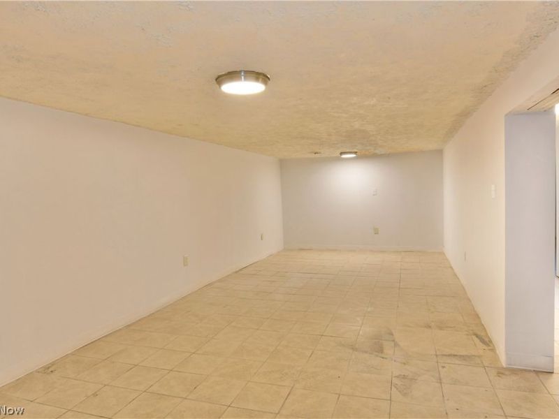 3046 Lynwood Drive NW, Warren, OH 44485 Photo 30