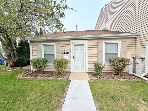 440 Lear Court , Schaumburg, IL 60194