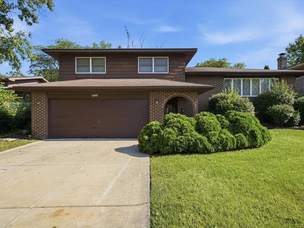 4050 Violet Lane, Matteson, IL 60443