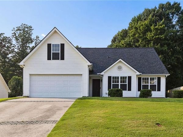 3752 Chesapeake Trace Lane , Flowery Branch, GA 30542