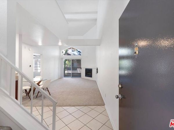 5530 Owensmouth Avenue, Unit 316, Woodland Hills, CA 91367