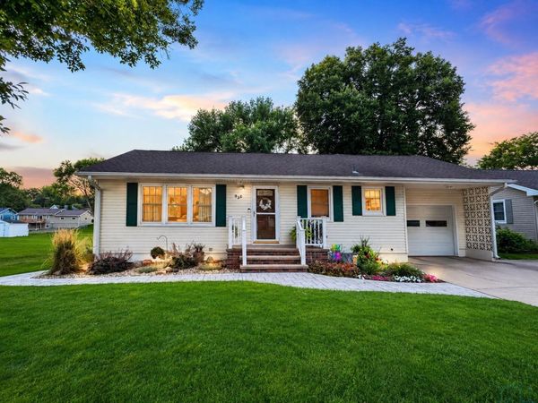 435 7TH AVE SE, LeMars, IA 51031