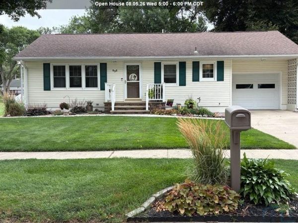 435 7TH AVE SE, LeMars, IA 51031