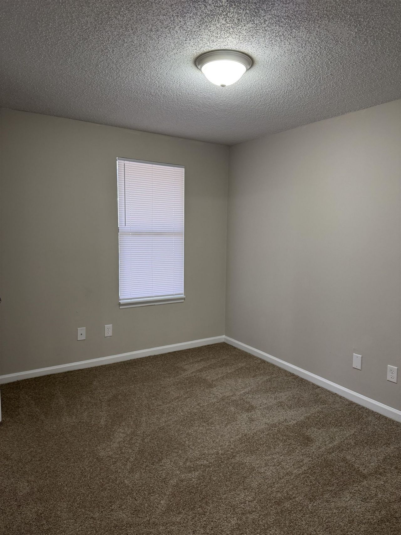 2005 Greens Blvd. Photo 7