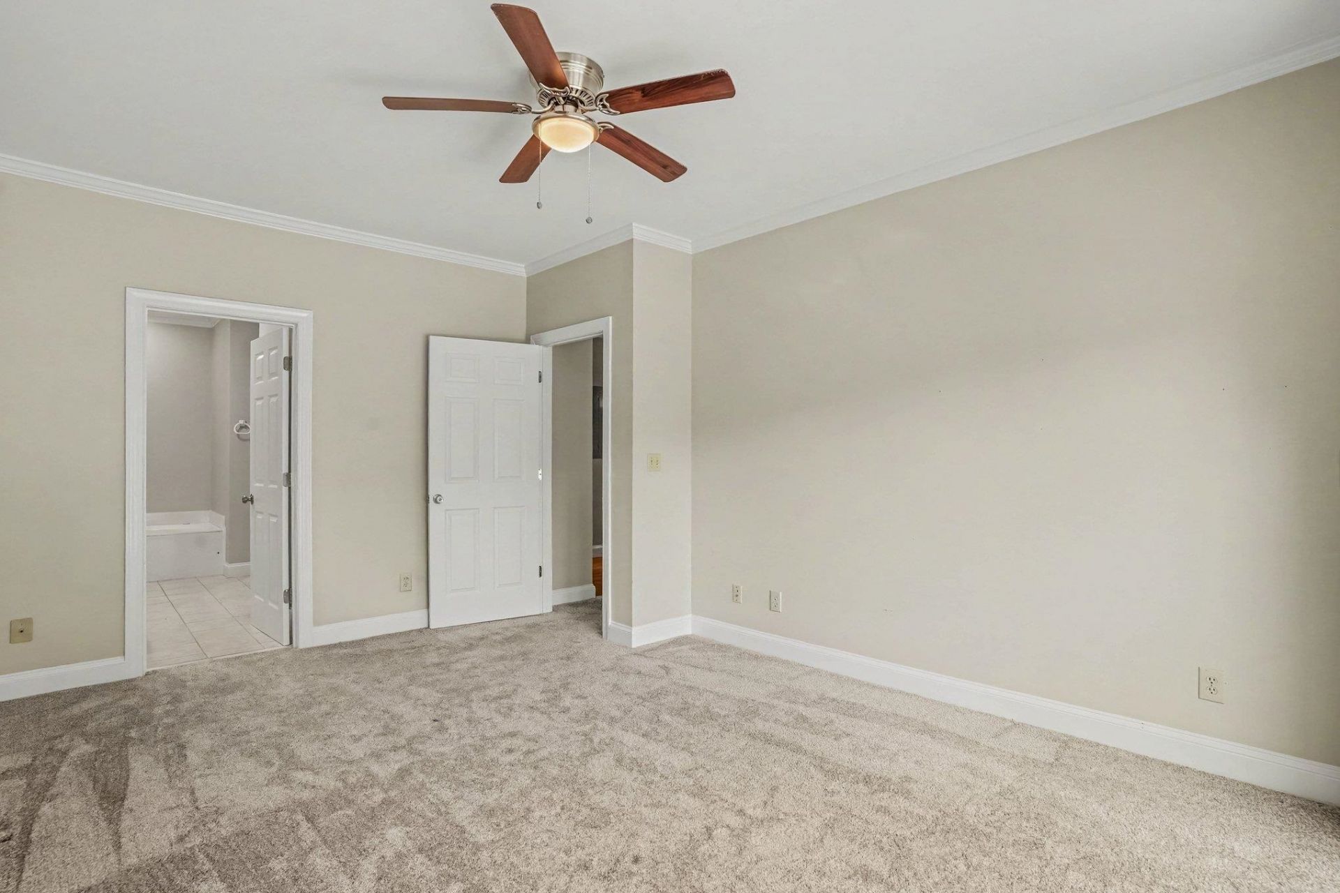 333 Golden Bear Dr.  Photo 10