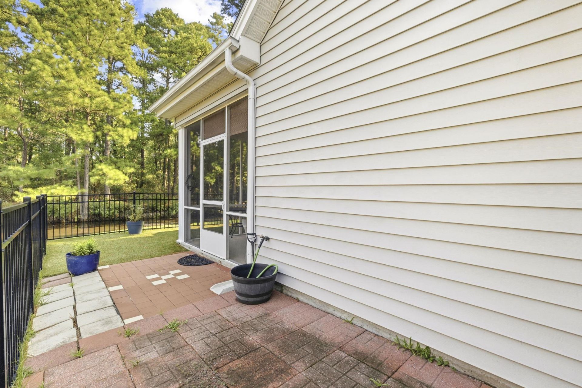183 Glenwood Dr.  Photo 35