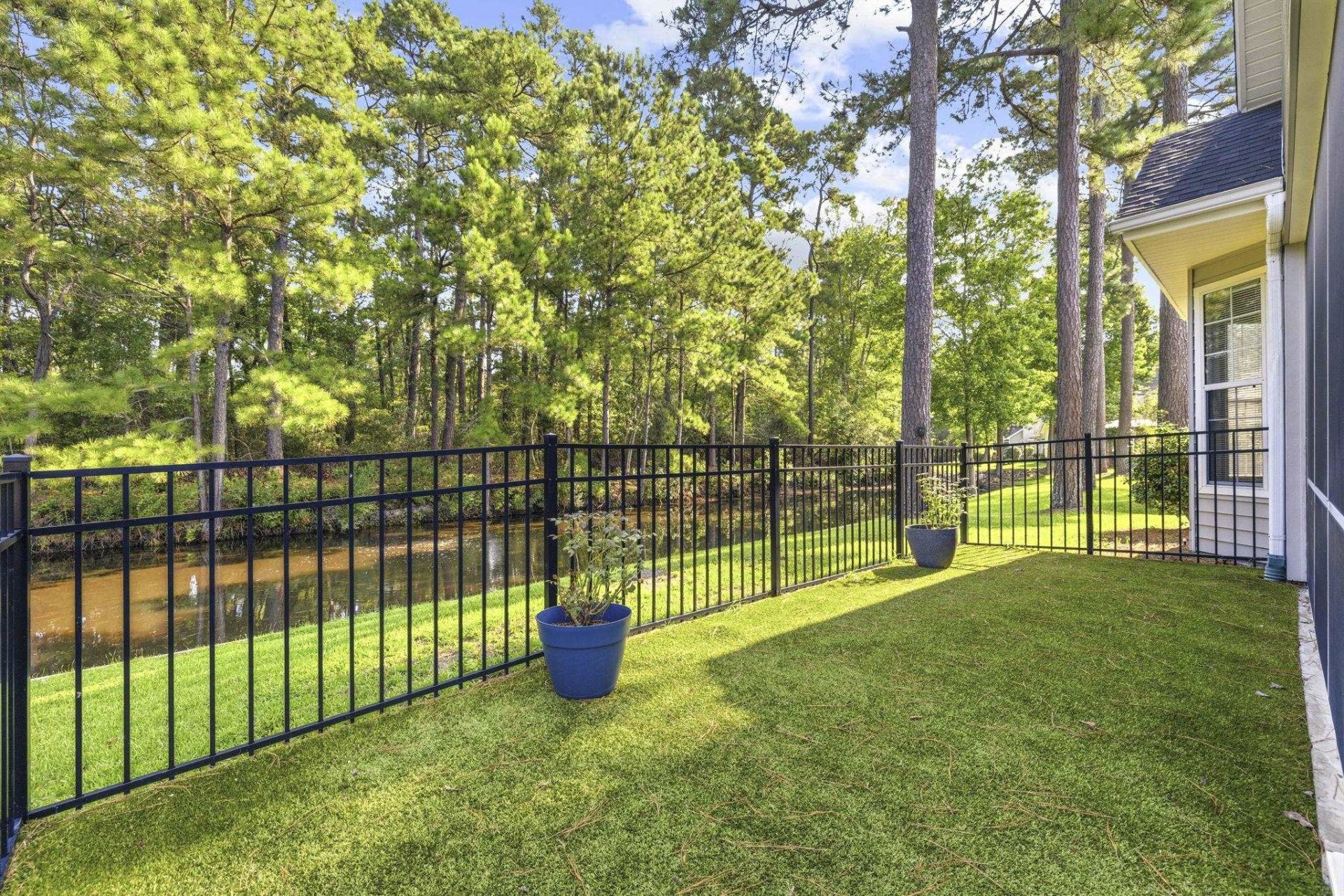183 Glenwood Dr.  Photo 36