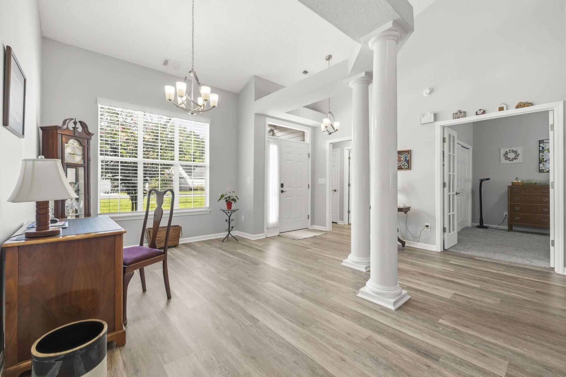 183 Glenwood Dr.  Photo 4