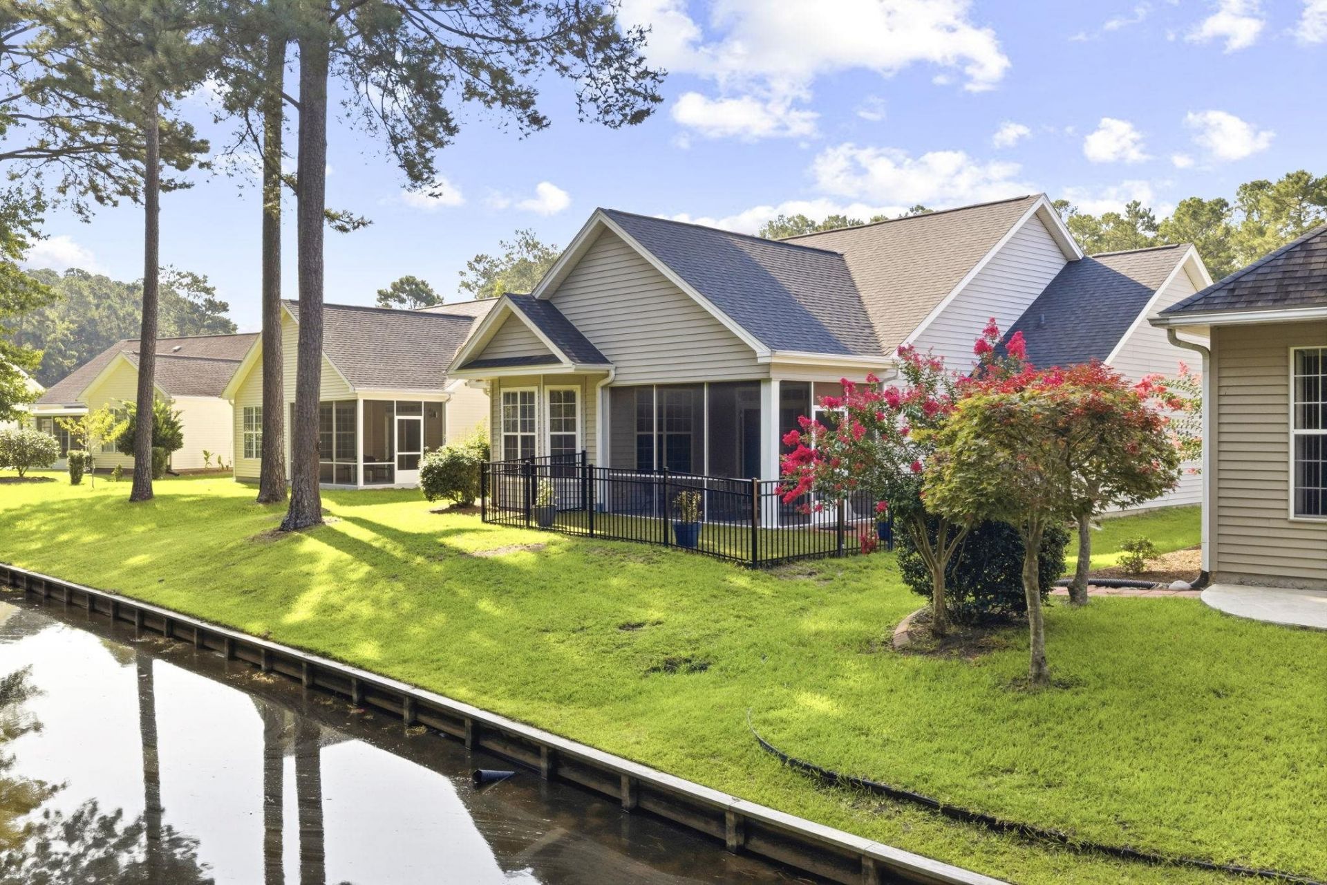183 Glenwood Dr.  Photo 49