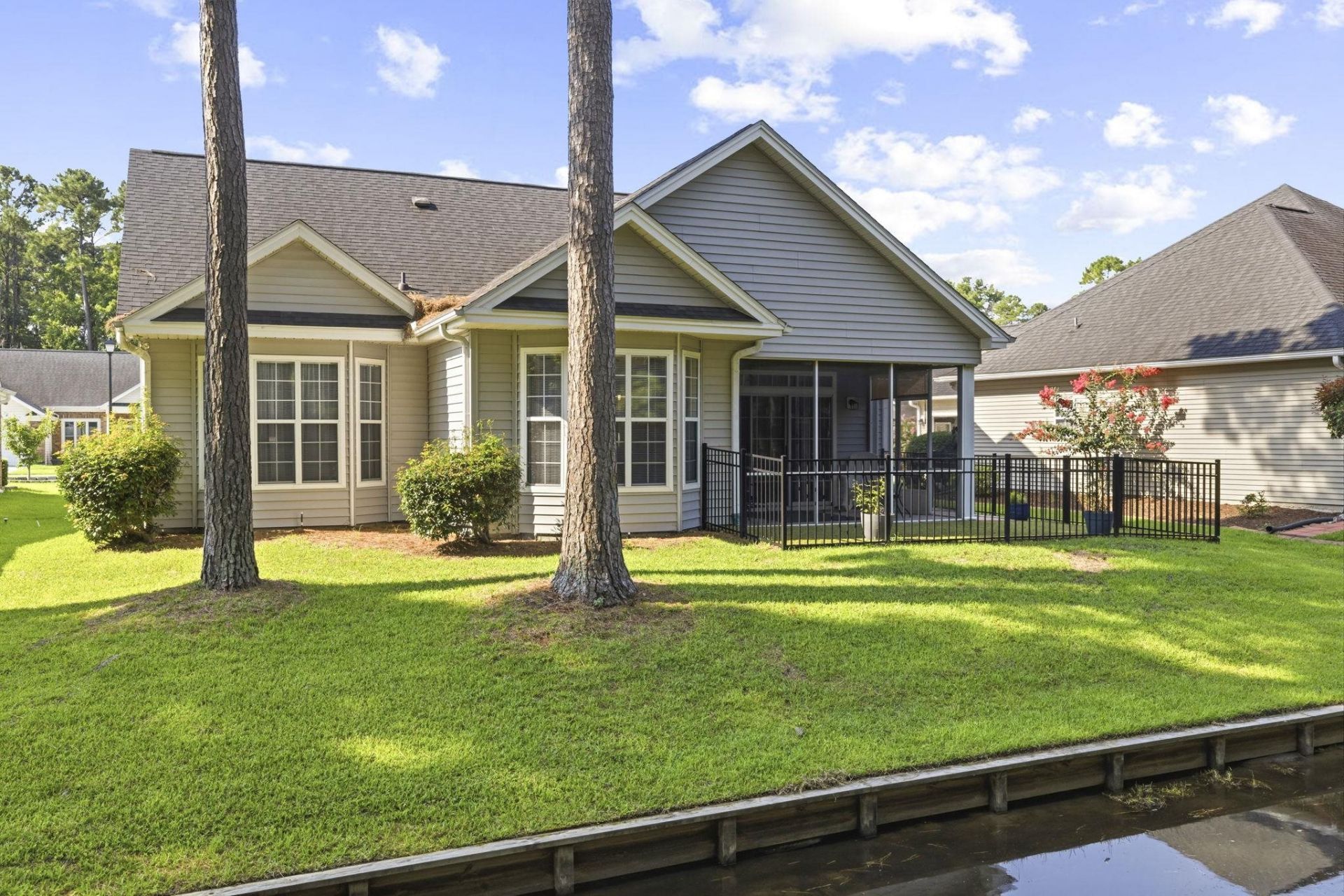 183 Glenwood Dr.  Photo 50