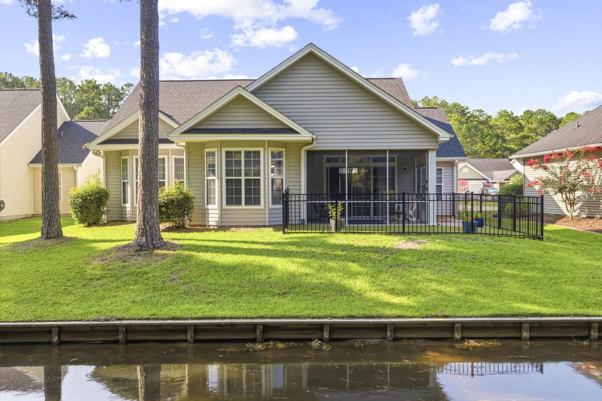 183 Glenwood Dr.  Photo 51