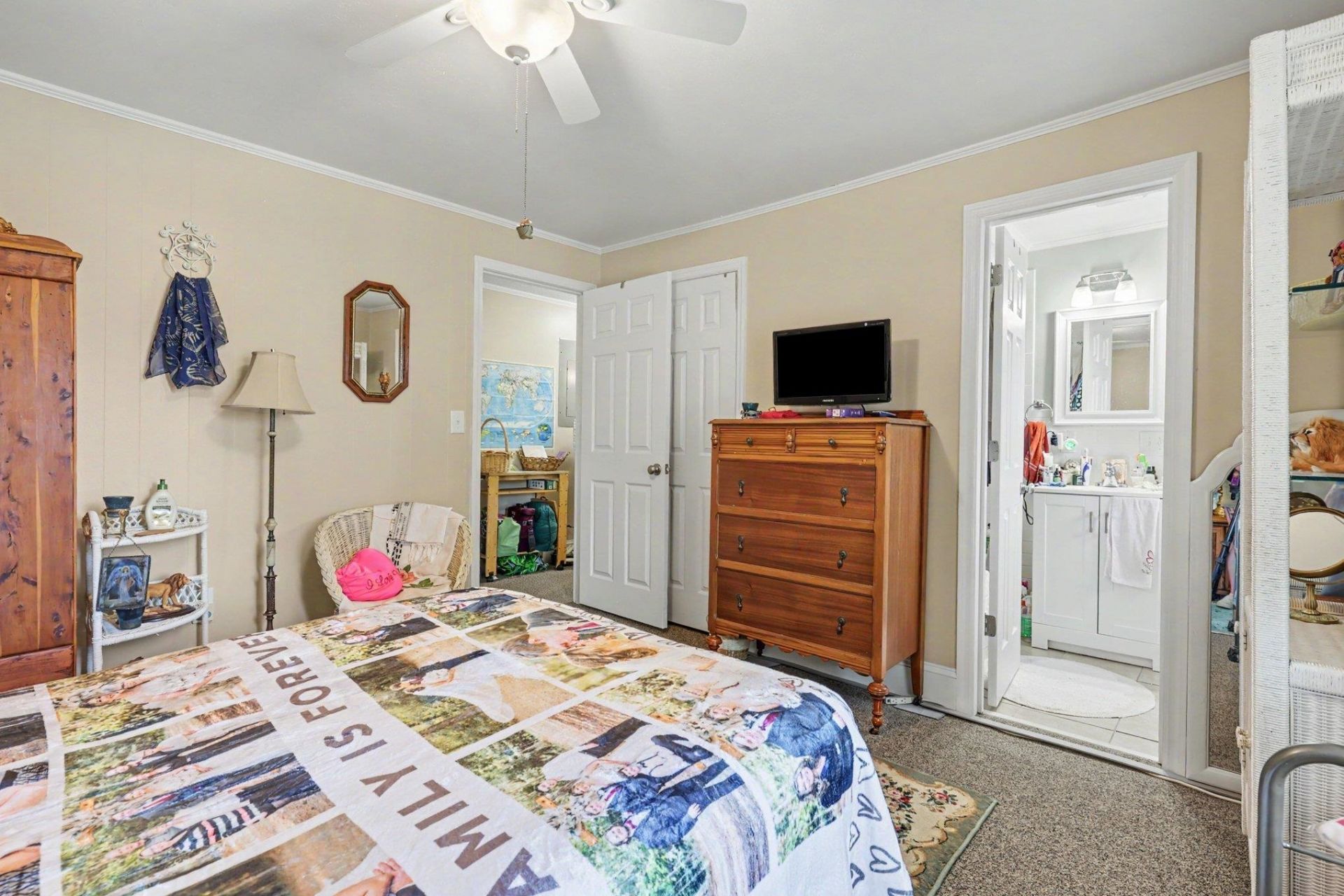 526 Boundary Ave. Photo 10