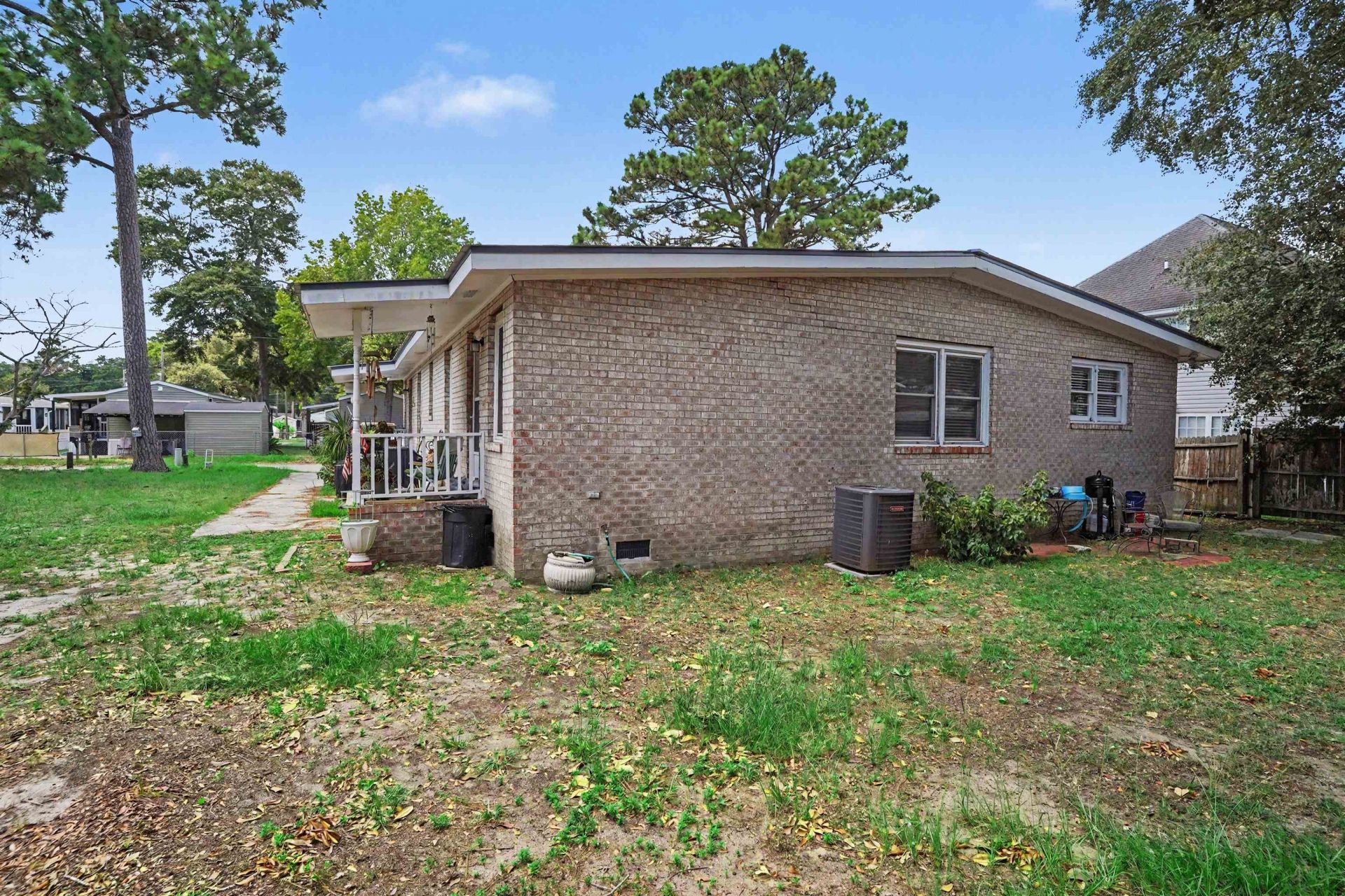 526 Boundary Ave.  Photo 4