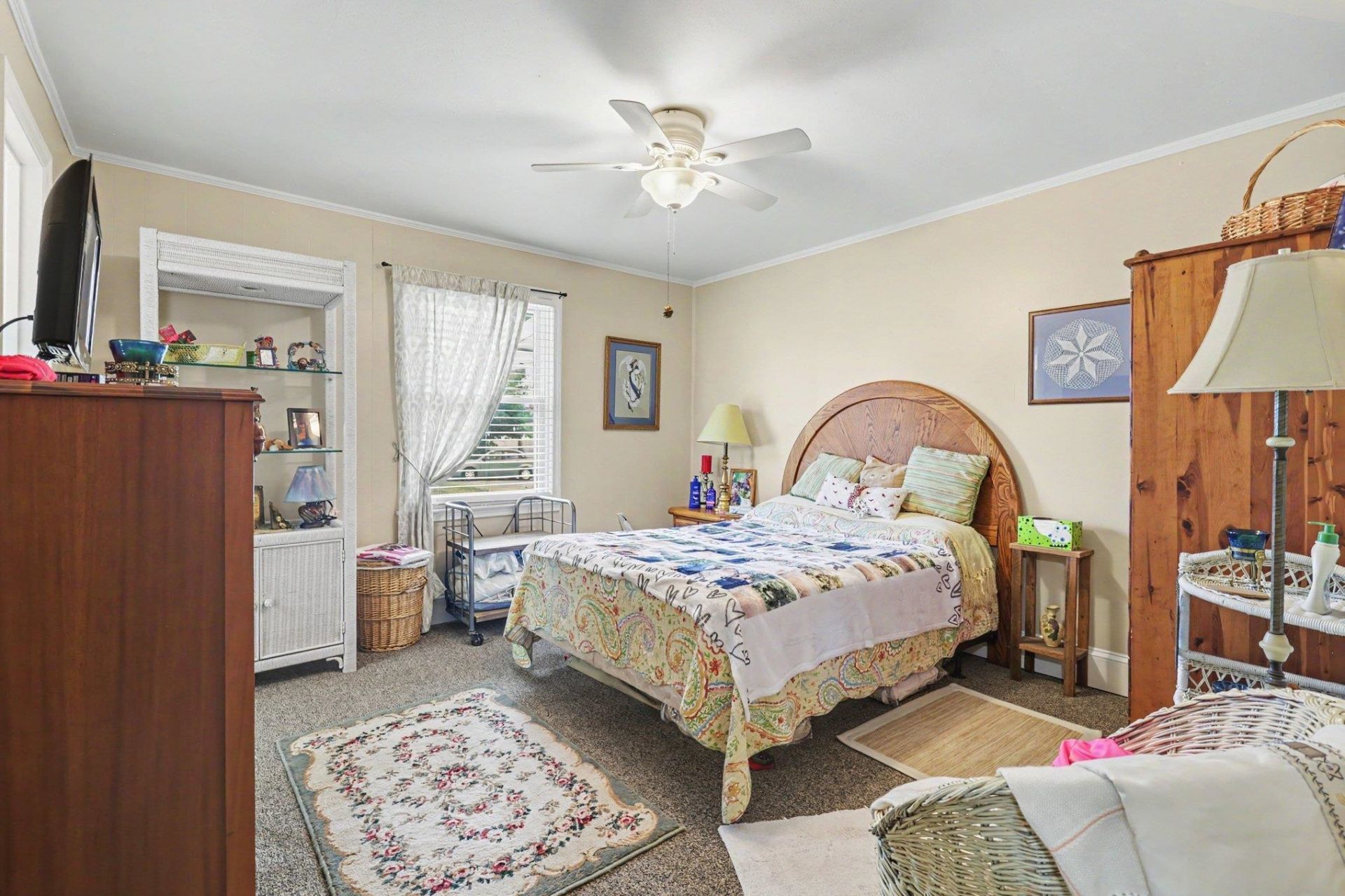 526 Boundary Ave. Photo 9