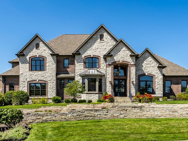 6760 Wellington Circle, Zionsville, IN 46077