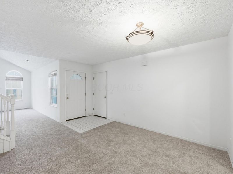 6155 Glenvillage Drive, Dublin, OH 43016 Photo 12