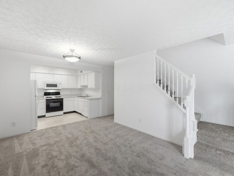 6155 Glenvillage Drive, Dublin, OH 43016 Photo 7
