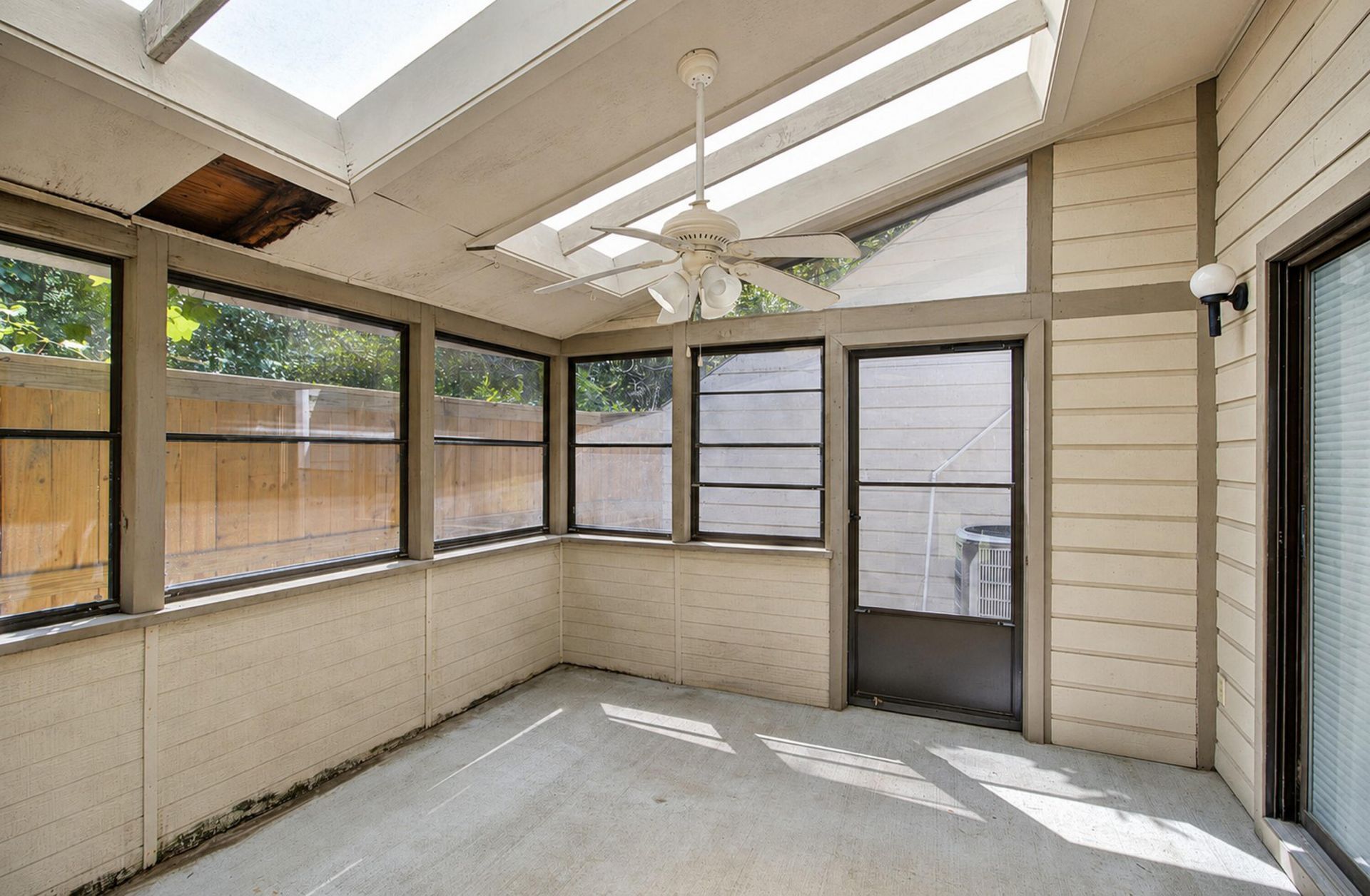 312 Mallard Court Photo 32