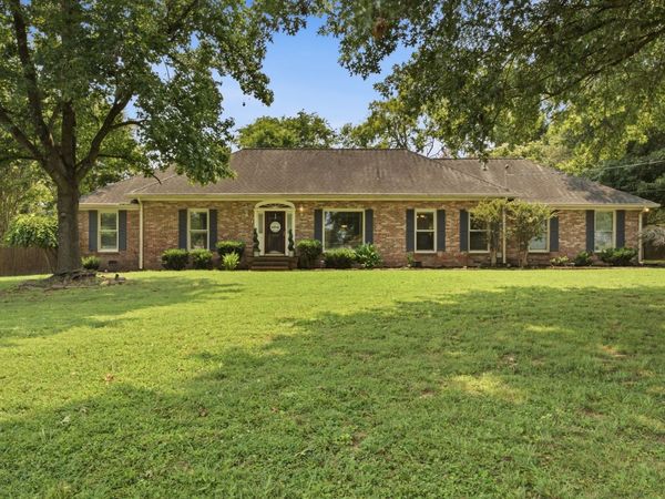 126 Choctaw Dr, Hendersonville, TN 37075