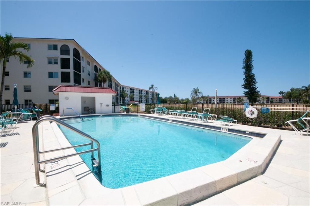 29 High Point Cir E, Unit 503, Naples, FL 34103 Photo