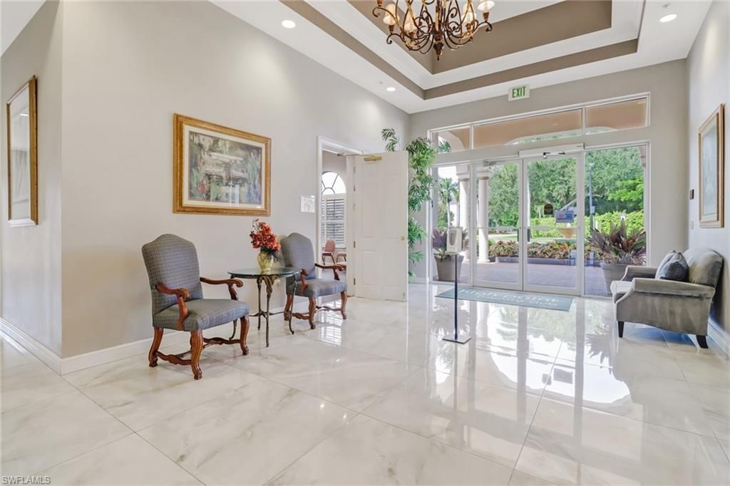 29 High Point Cir E, Unit 503, Naples, FL 34103 Photo