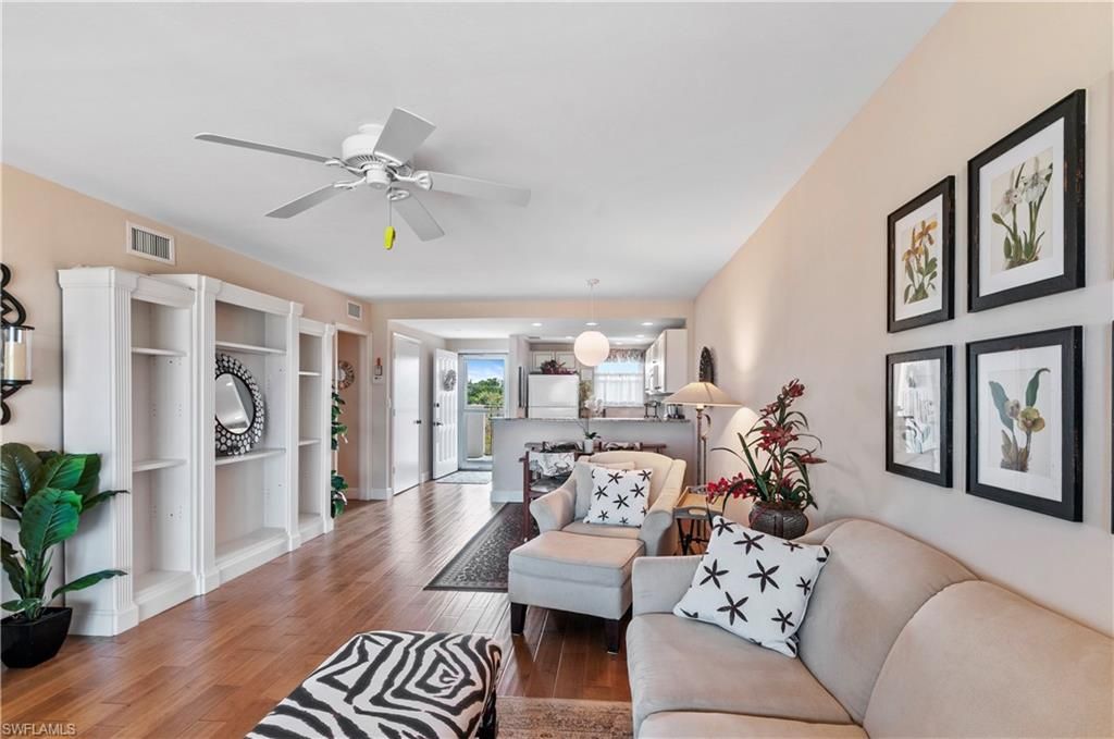 29 High Point Cir E, Unit 503, Naples, FL 34103 Photo