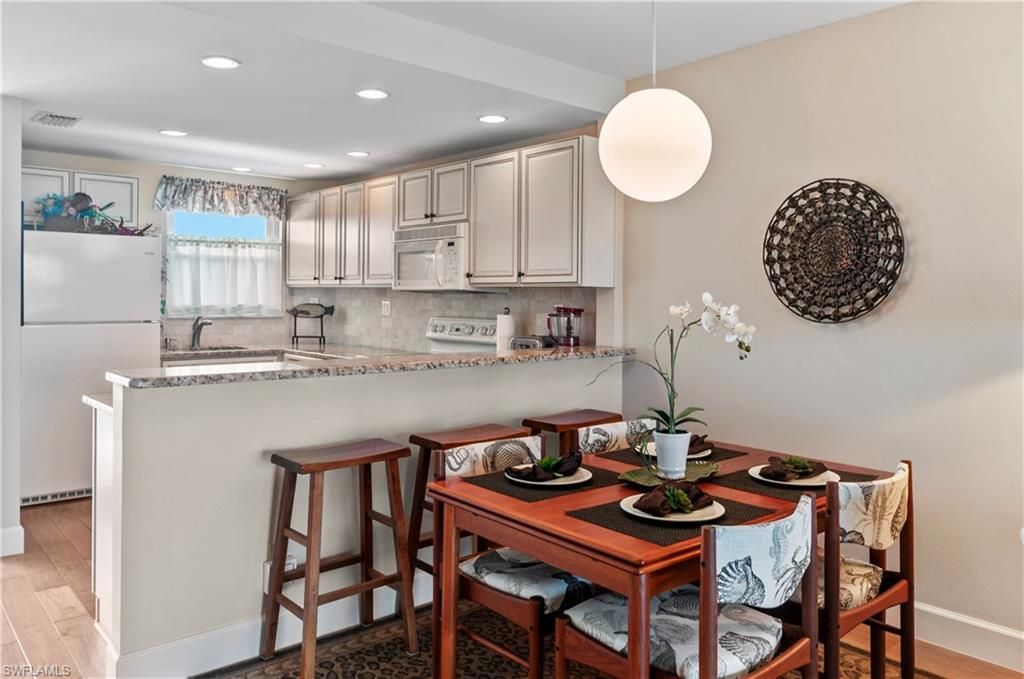 29 High Point Cir E, Unit 503, Naples, FL 34103 Photo