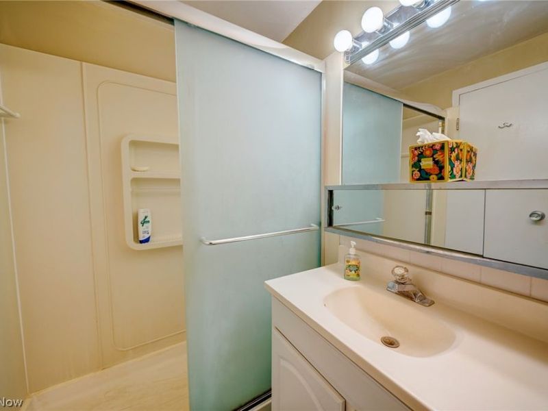 12520 Edgewater Drive, Unit 210, Lakewood, OH 44107 Photo 18