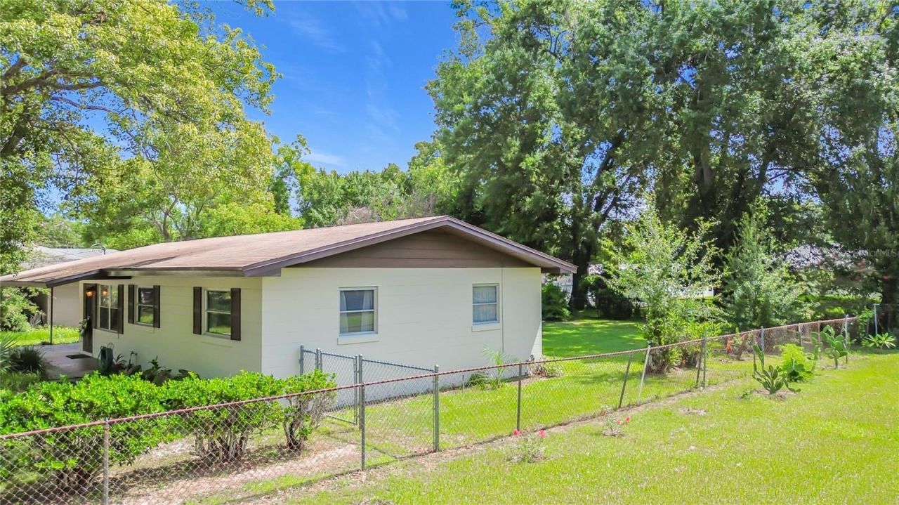 220 Pinehurst Dr , Auburndale, FL 33823 Photo