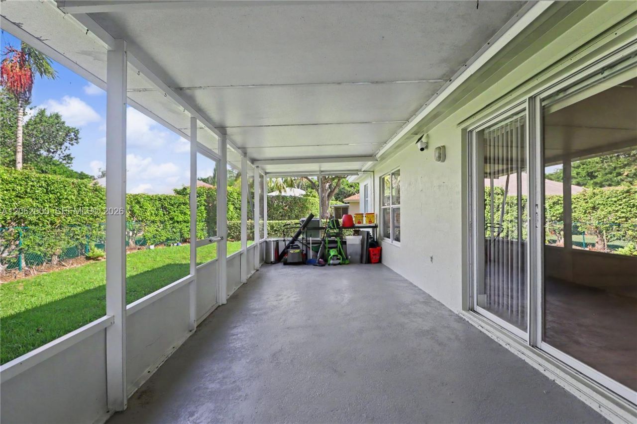 572 SE 18th Dr , Homestead, FL 33033 Photo