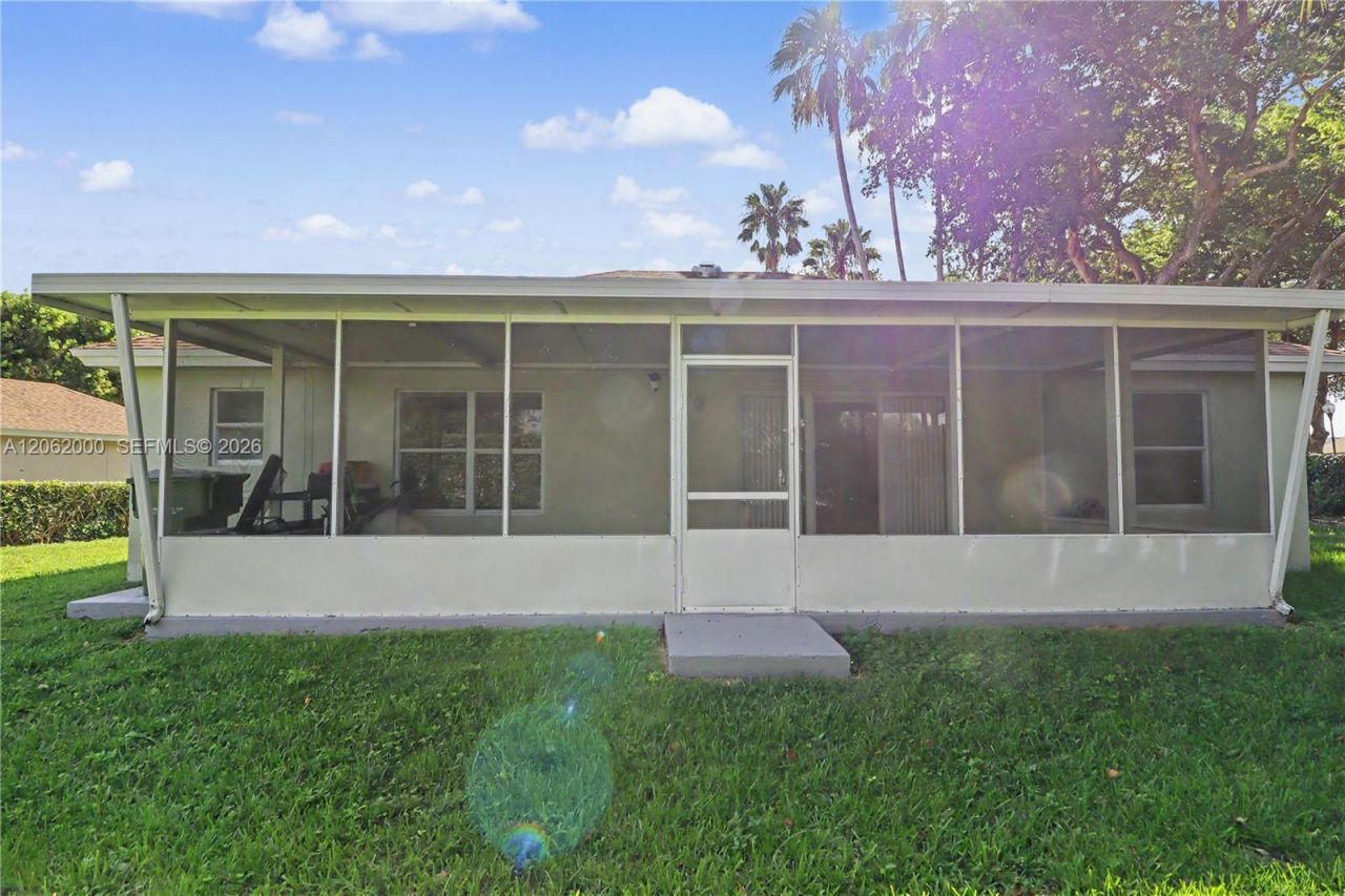 572 SE 18th Dr , Homestead, FL 33033 Photo