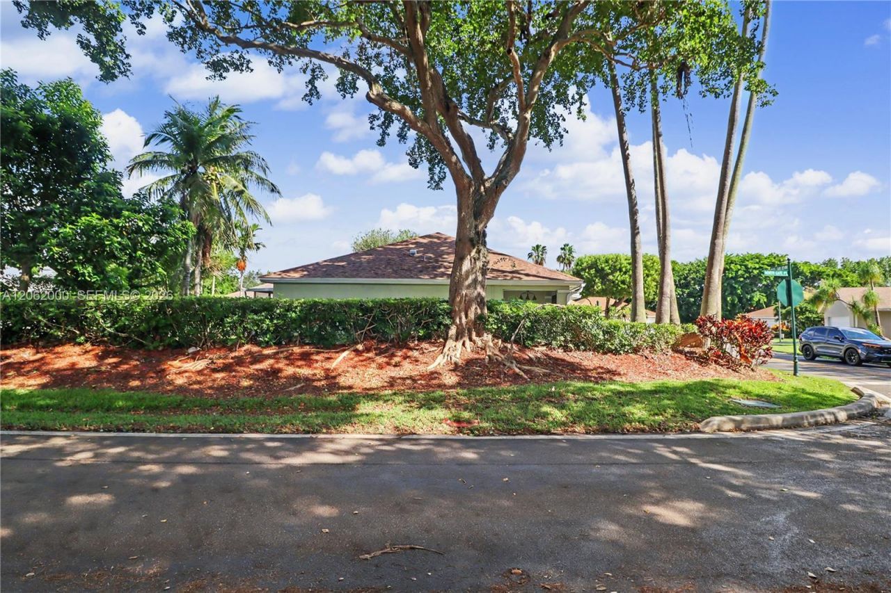 572 SE 18th Dr , Homestead, FL 33033 Photo