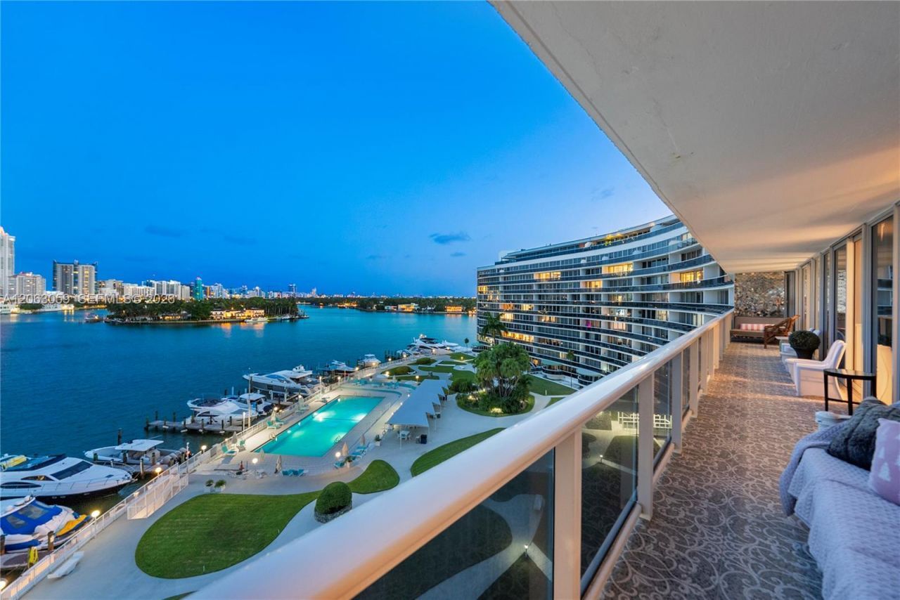 900 Bay Dr, Unit 702/704, Miami Beach, FL 33141 Photo