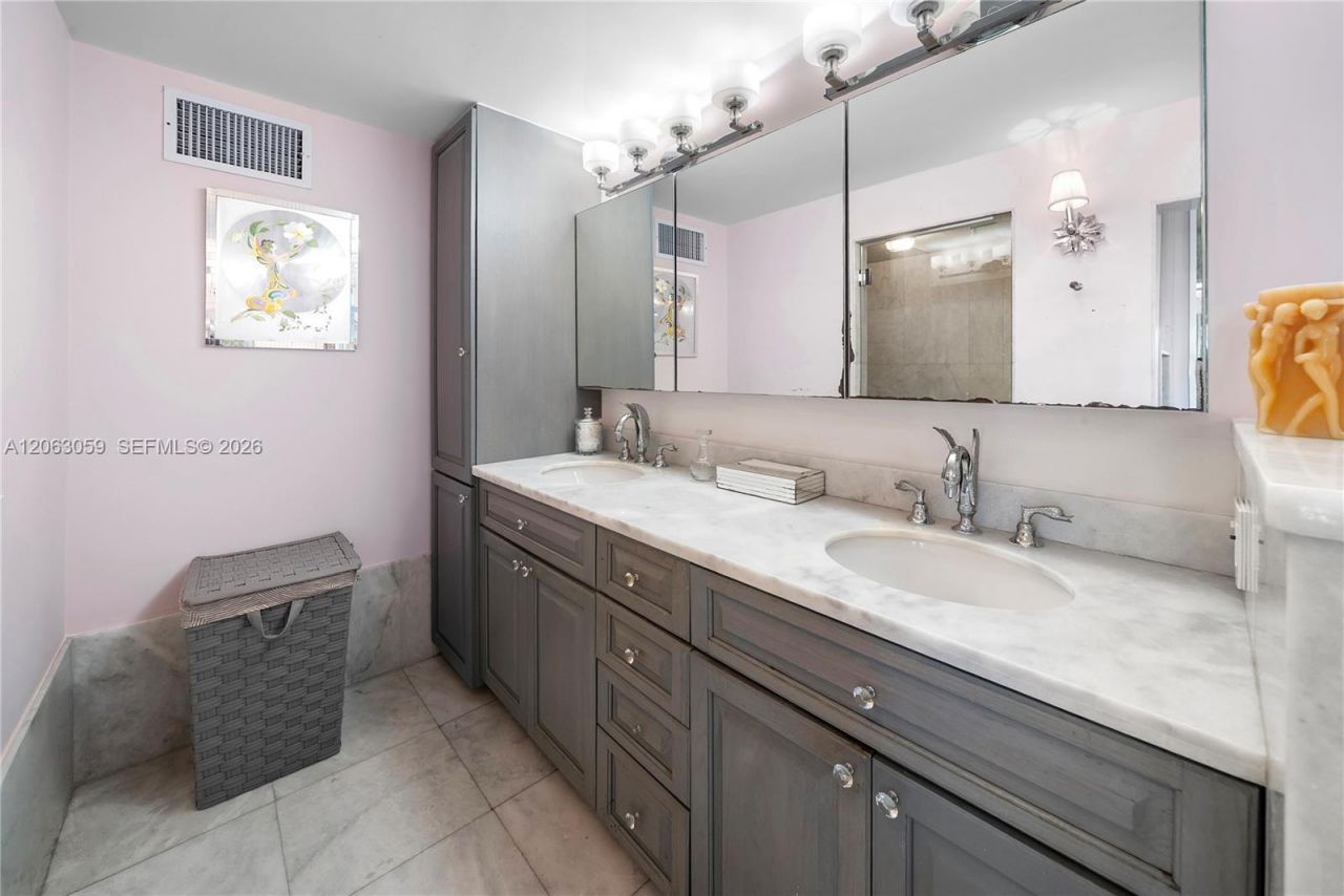 900 Bay Dr, Unit 702/704, Miami Beach, FL 33141 Photo